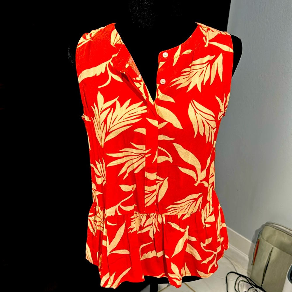 Loft top NWT petite small great for next season